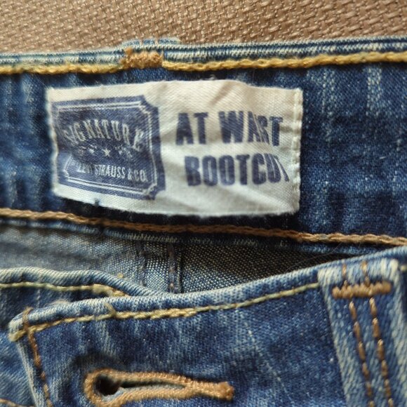 Signature Levi Jeans Women's Size 4/M At Waist Bootcut - Picture 4 of 9